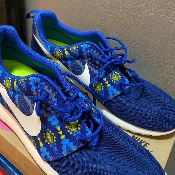 NIKE ROSHE RUN size 11 - Picture 2 of 5